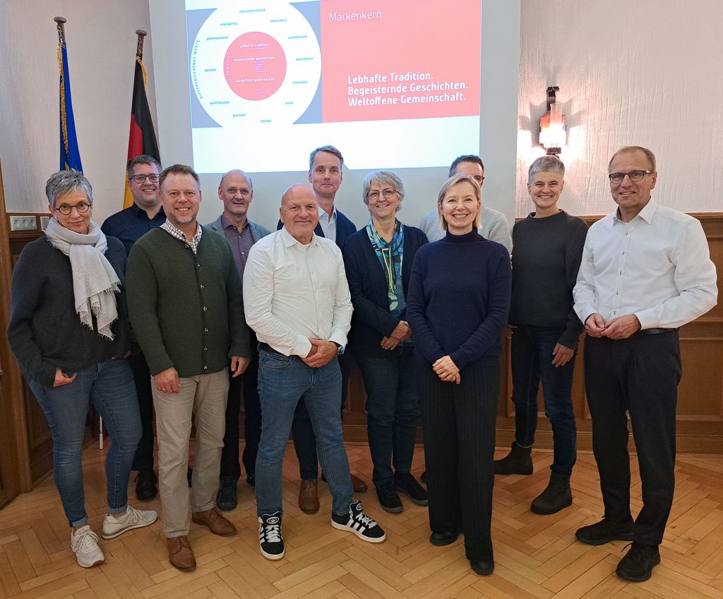 Teilnehmer des Arbeitstreffens mit Bürgermeister Dr. Bartsch Teilnehmer des Arbeitstreffens mit Bürgermeister Dr. Bartsch