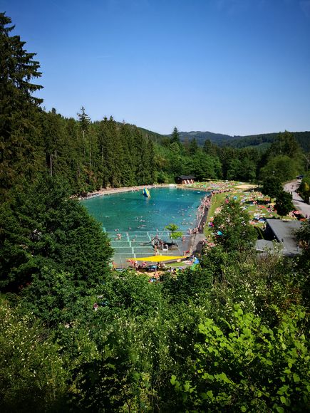 Waldfreibad Gudenhagen Blick über das gesamte Bad