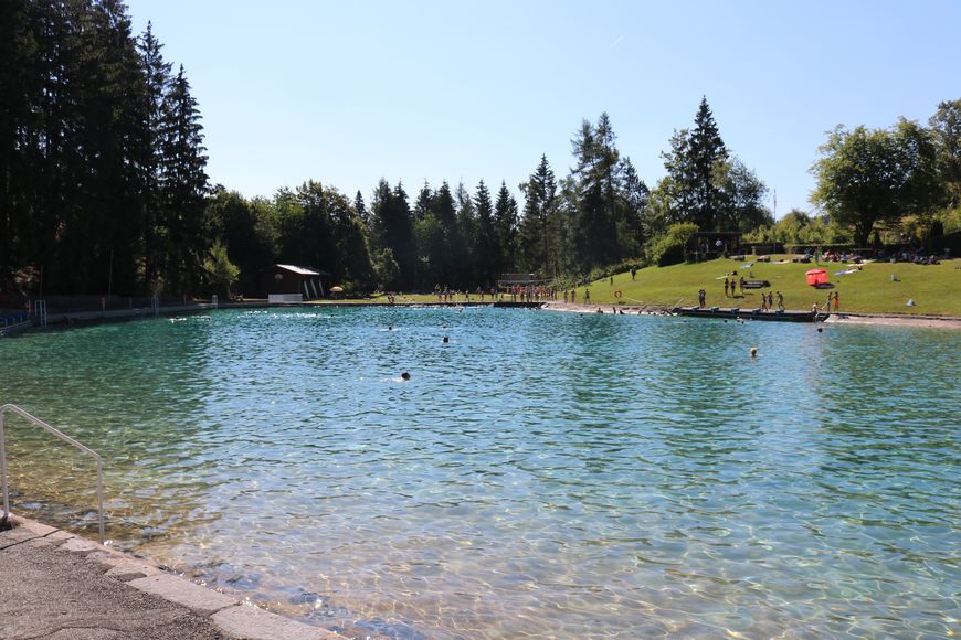 Waldfreibad Gudenhagen - Blick über die Wasserfläche