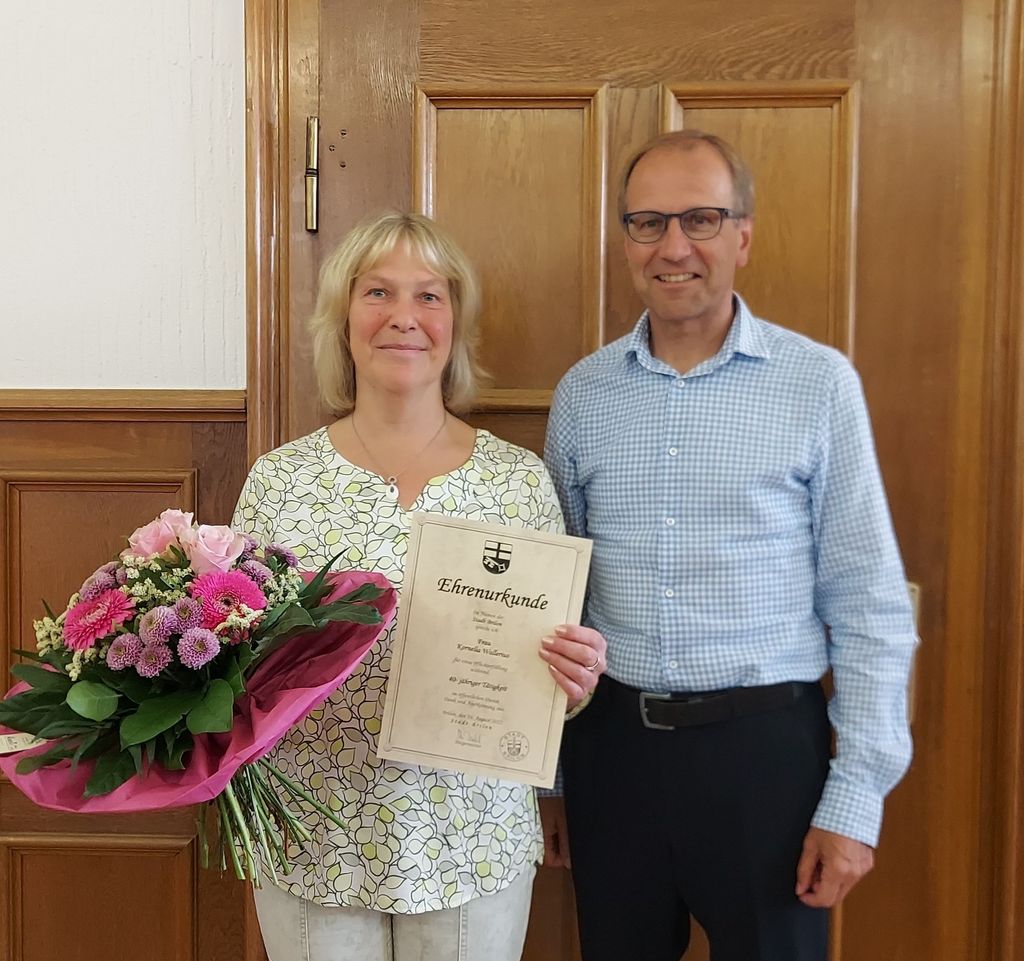 Bürgermeister Dr. Christof Bartsch mit Frau Kornelia Wallerius, Leitung Kindergarten Messinghausen