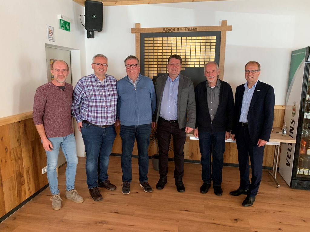  (v.l.n.r.): Die örtlichen Ratsmitglieder Christoph Stein und Eberhard Fisch sowie Norbert Ludwig, Stefan Vonnahme, Ortsvorsteher Johannes Becker und Bürgermeister Dr. Christof Bartsch