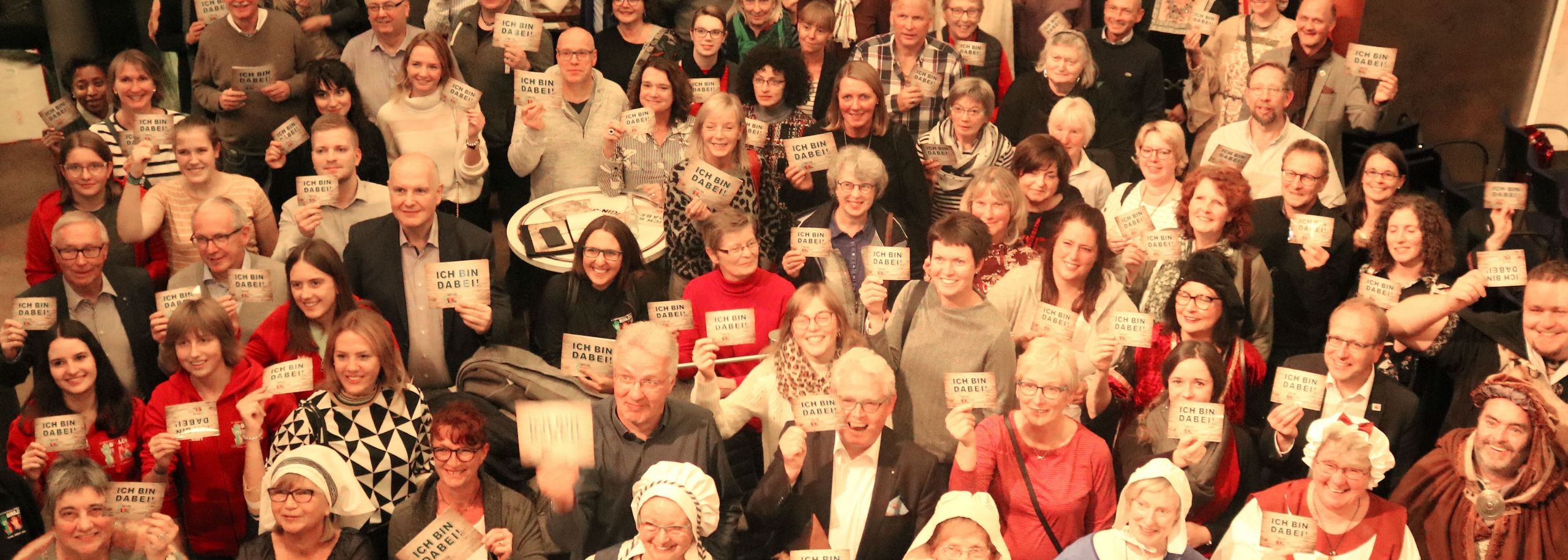 Gruppenfoto der Helfer der Hansetage Brilon 2020, Sicht von oben