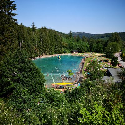 Das Waldfreibad in Gudenhagen ist das größte Freibad in NRW und eines der größten deutschlandweit.