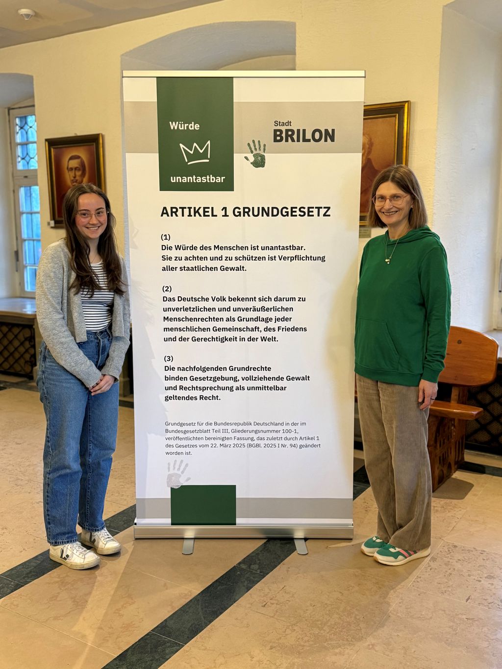 Foto mit Artikel 1 GG