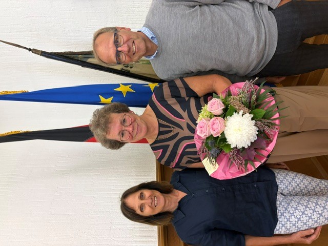 Foto von links mit Rita Niehaus, Karin Wigge und Bürgermeister Dr. Christof Bartsch