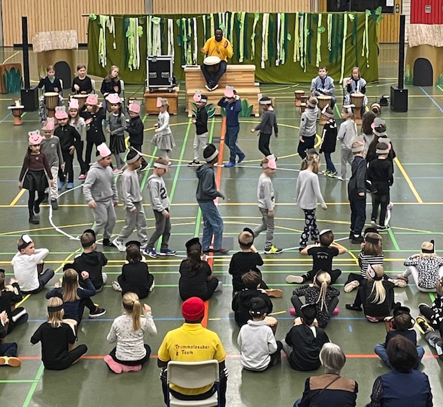 Trommelzauber in der Ratmersteinschule