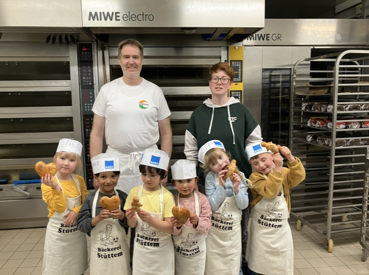 Kindergarten Messinghausen zu Besuch in der Bäckerei 
