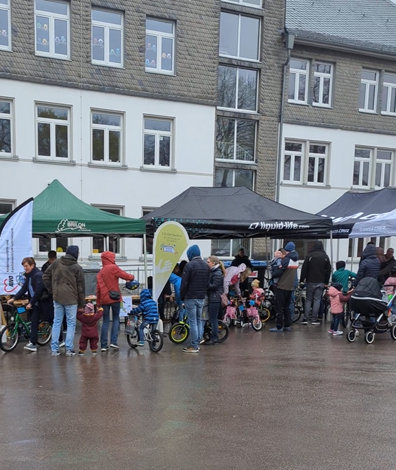 Kinderfahrradbörse( Foto Björn Karin)